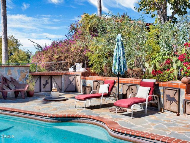 9701 La Canada Way, Los Angeles, CA 91040
