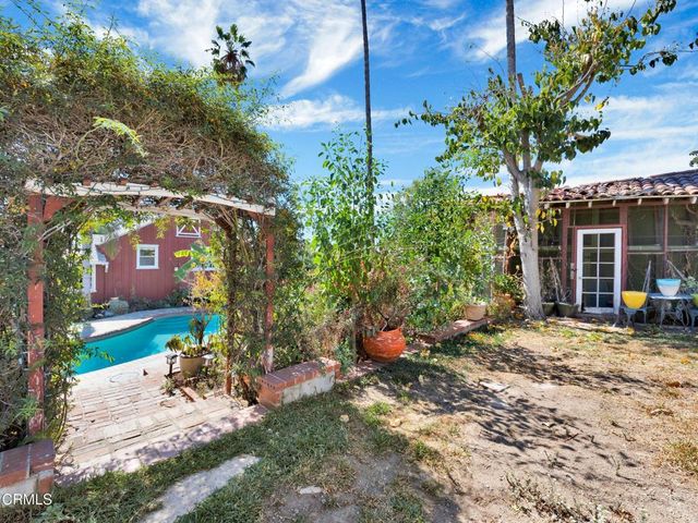 9701 La Canada Way, Los Angeles, CA 91040