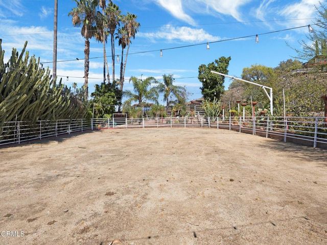 9701 La Canada Way, Los Angeles, CA 91040