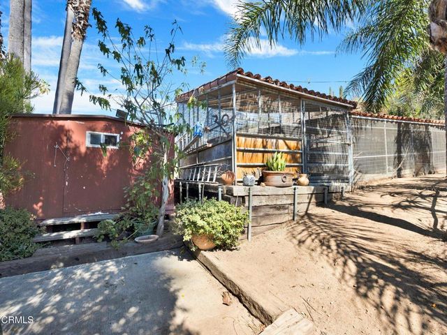 9701 La Canada Way, Los Angeles, CA 91040