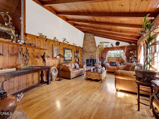 9701 La Canada Way, Los Angeles, CA 91040