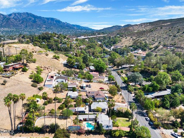 9701 La Canada Way, Los Angeles, CA 91040