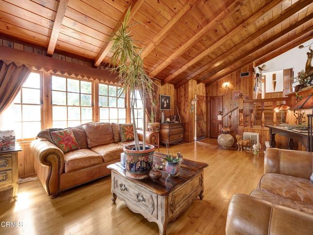 9701 La Canada Way, Los Angeles, CA 91040