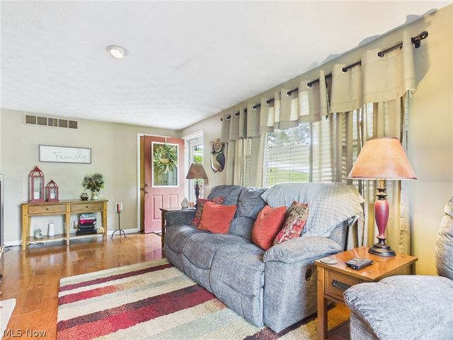 237 Wakefield Drive, Washington, WV 26181