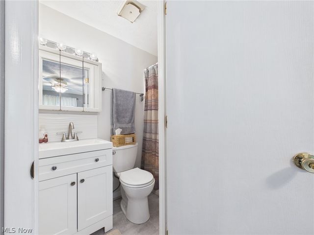 237 Wakefield Drive, Washington, WV 26181