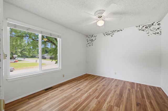 435 E Campus St, Wichita, KS 67216