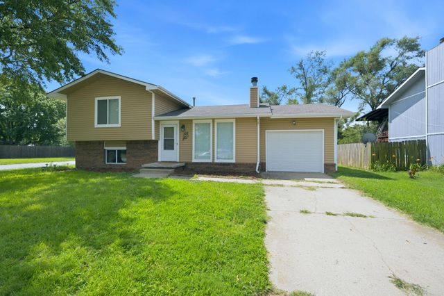 435 E Campus St, Wichita, KS 67216