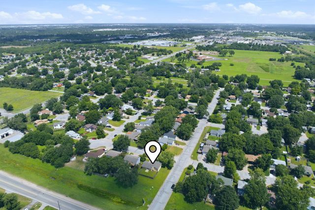435 E Campus St, Wichita, KS 67216