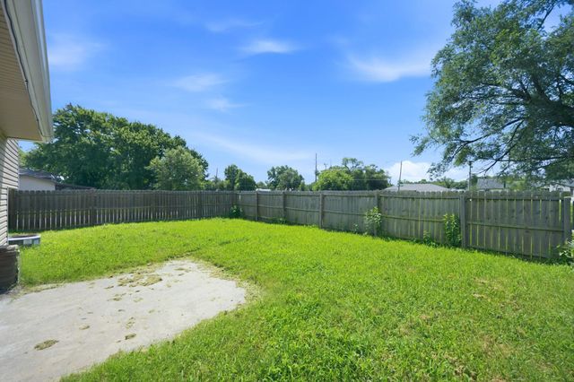 435 E Campus St, Wichita, KS 67216