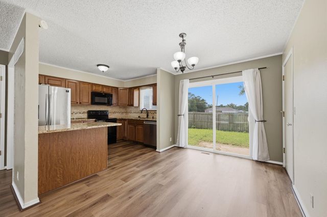435 E Campus St, Wichita, KS 67216