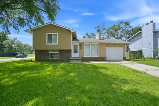 435 E Campus St, Wichita, KS 67216