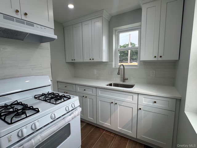 233 S Franklin Street Apt 1, Hempstead, NY 11550
