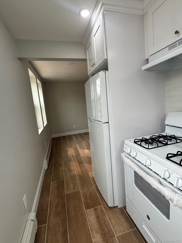 233 S Franklin Street Apt 1, Hempstead, NY 11550