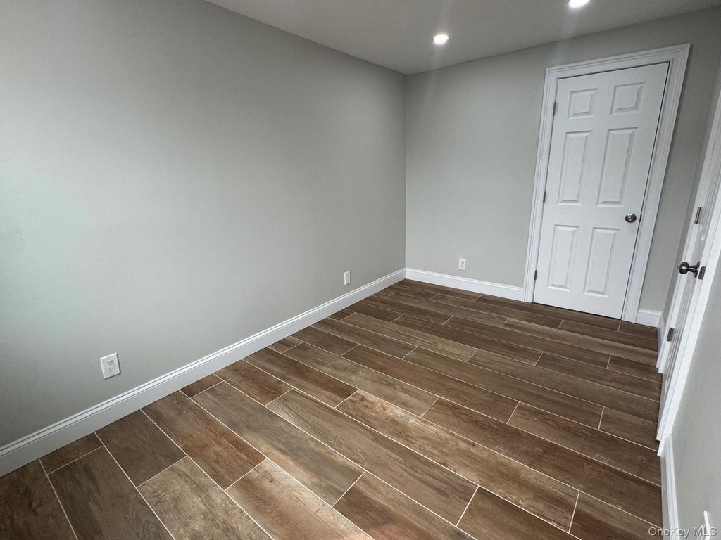 233 S Franklin Street Apt 1, Hempstead, NY 11550