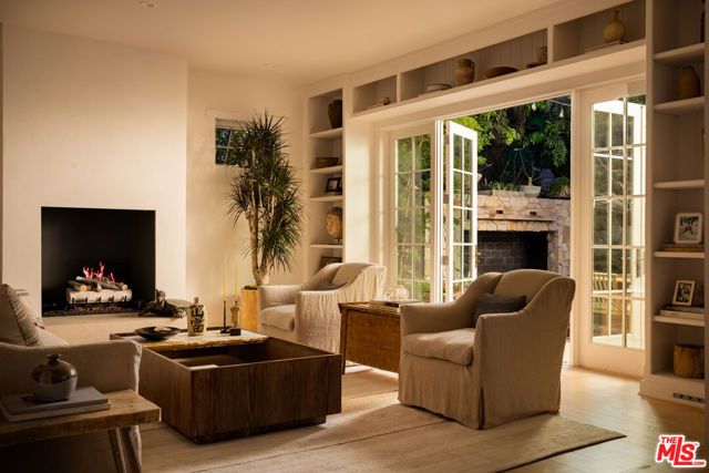 664 Elkins Road, Los Angeles, CA 90049