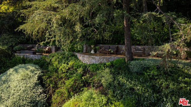 664 Elkins Road, Los Angeles, CA 90049