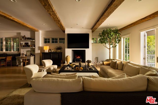 664 Elkins Road, Los Angeles, CA 90049
