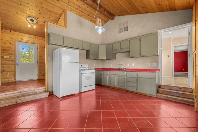 8221 Stoney Creek Road, Somerset, CA 95684
