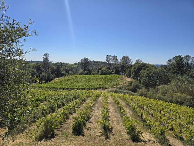 8221 Stoney Creek Road, Somerset, CA 95684