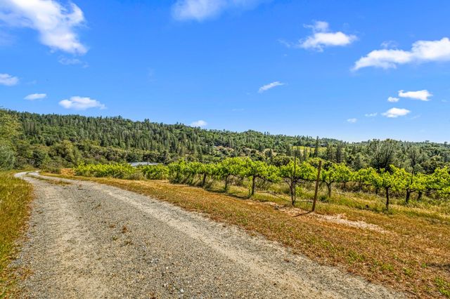 8221 Stoney Creek Road, Somerset, CA 95684