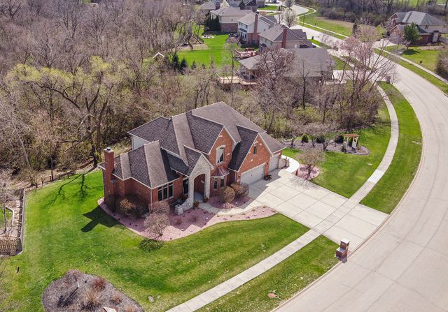 21163 S Wooded Cove Drive, Elwood, IL 60421
