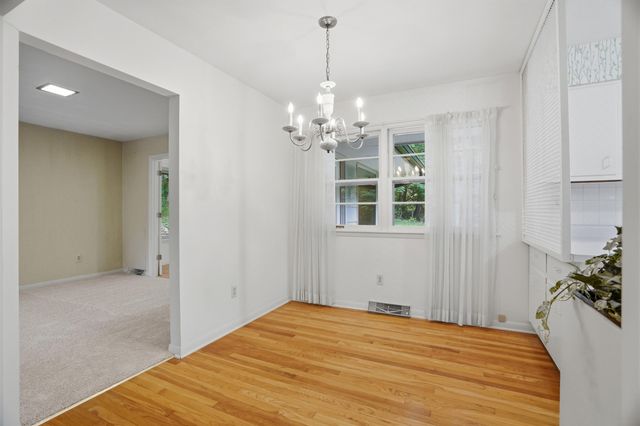 812 VALLEY CT, Columbia, MO 65203