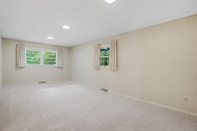 812 VALLEY CT, Columbia, MO 65203
