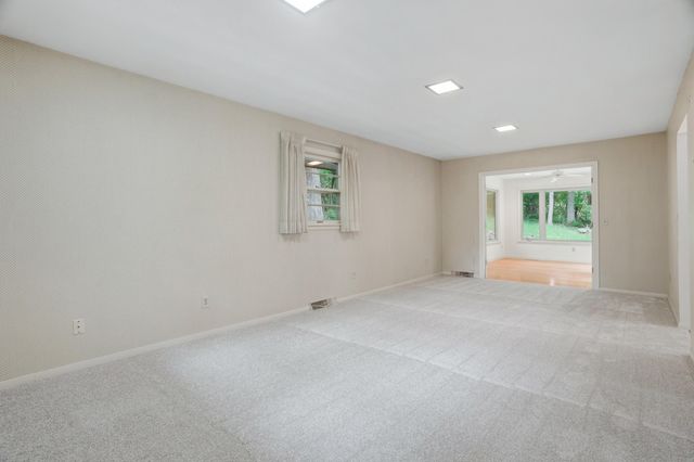 812 VALLEY CT, Columbia, MO 65203