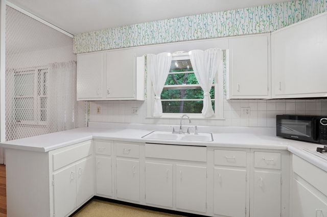 812 VALLEY CT, Columbia, MO 65203