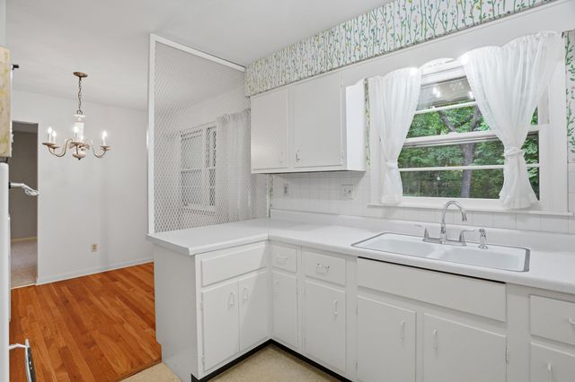 812 VALLEY CT, Columbia, MO 65203
