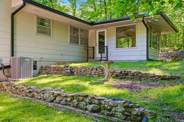 812 VALLEY CT, Columbia, MO 65203
