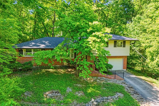812 VALLEY CT, Columbia, MO 65203