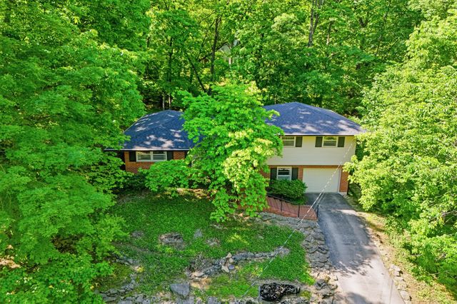 812 VALLEY CT, Columbia, MO 65203