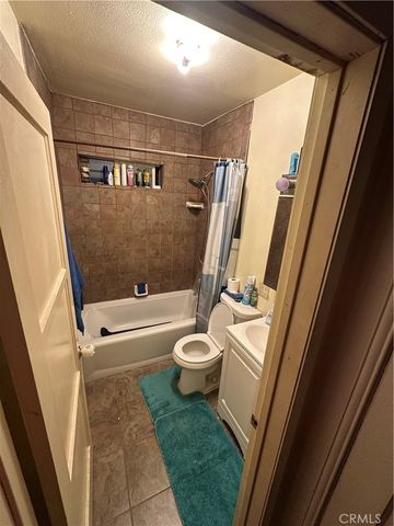 1851 W 96 Street, Los Angeles, CA 90047