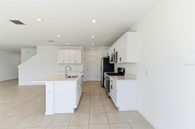 5905 LAURELCREST GLEN, Palmetto, FL 34221