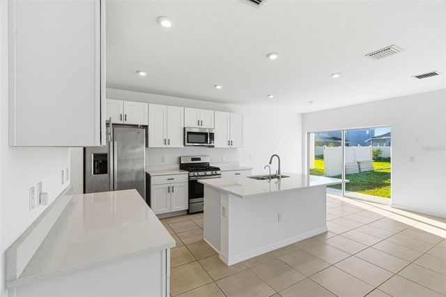 5905 LAURELCREST GLEN, Palmetto, FL 34221