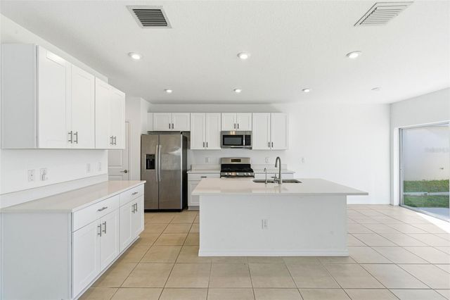 5905 LAURELCREST GLEN, Palmetto, FL 34221