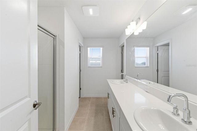 5905 LAURELCREST GLEN, Palmetto, FL 34221