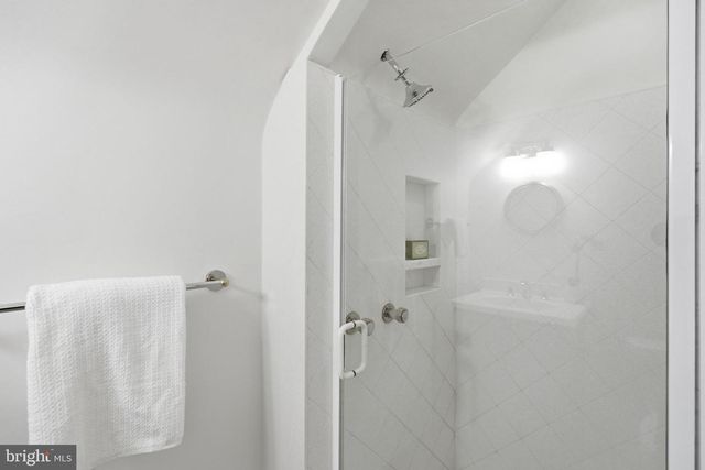 7616 CARTERET RD, Bethesda, MD 20817