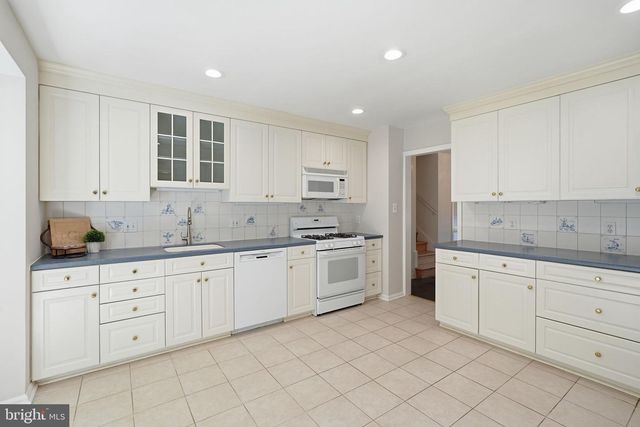 7616 CARTERET RD, Bethesda, MD 20817