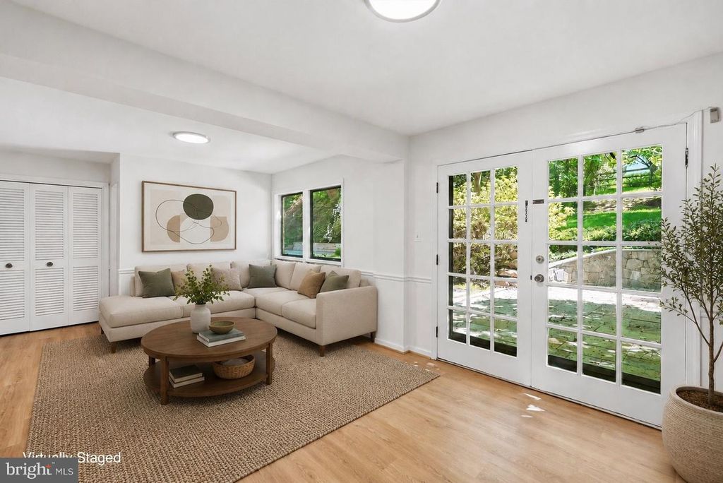 Image 12 of property listing at 7616 CARTERET RD, Bethesda, MD 20817