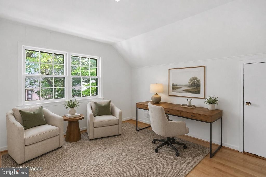 Image 19 of property listing at 7616 CARTERET RD, Bethesda, MD 20817