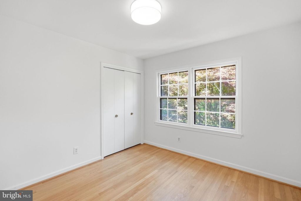 Image 20 of property listing at 7616 CARTERET RD, Bethesda, MD 20817