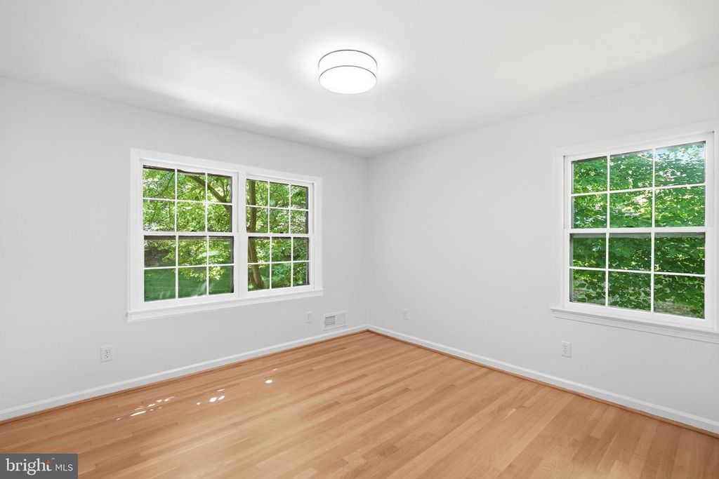 Image 21 of property listing at 7616 CARTERET RD, Bethesda, MD 20817