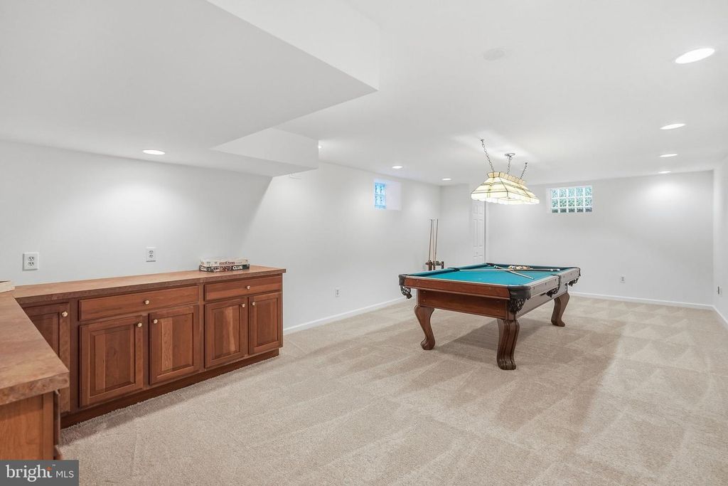 Image 25 of property listing at 7616 CARTERET RD, Bethesda, MD 20817