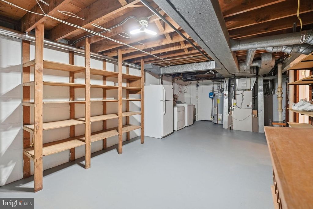 Image 28 of property listing at 7616 CARTERET RD, Bethesda, MD 20817