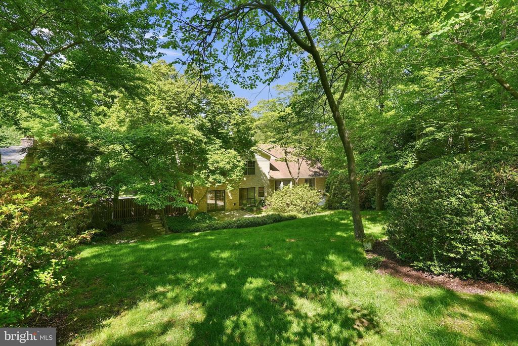 Image 32 of property listing at 7616 CARTERET RD, Bethesda, MD 20817