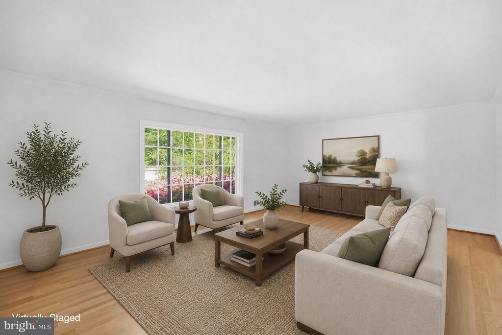 Image 4 of property listing at 7616 CARTERET RD, Bethesda, MD 20817