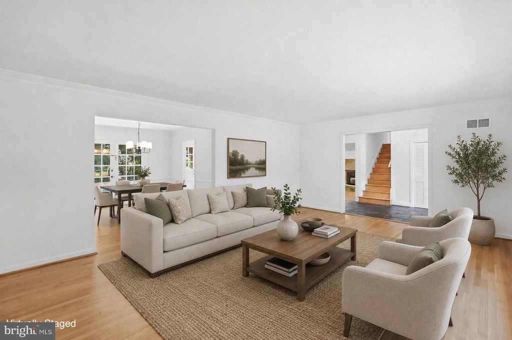 Image 5 of property listing at 7616 CARTERET RD, Bethesda, MD 20817