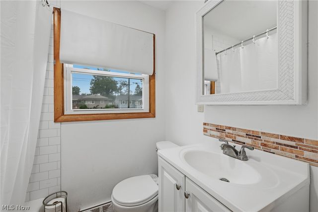 404 Elizabeth Street, Hubbard, OH 44425